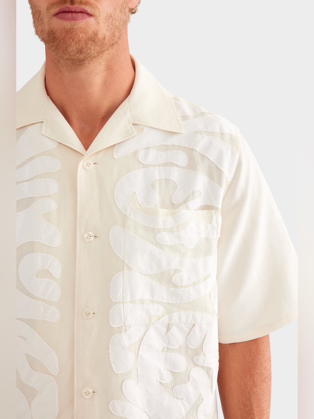 NWT* Venroy Oversized Applique Short Sleeve Shirt - Picture 2 of 8